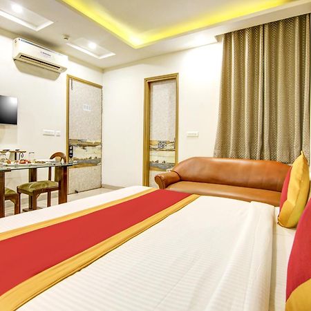 Gracious By Vishesh Hotels & Home Stay New Delhi Extérieur photo
