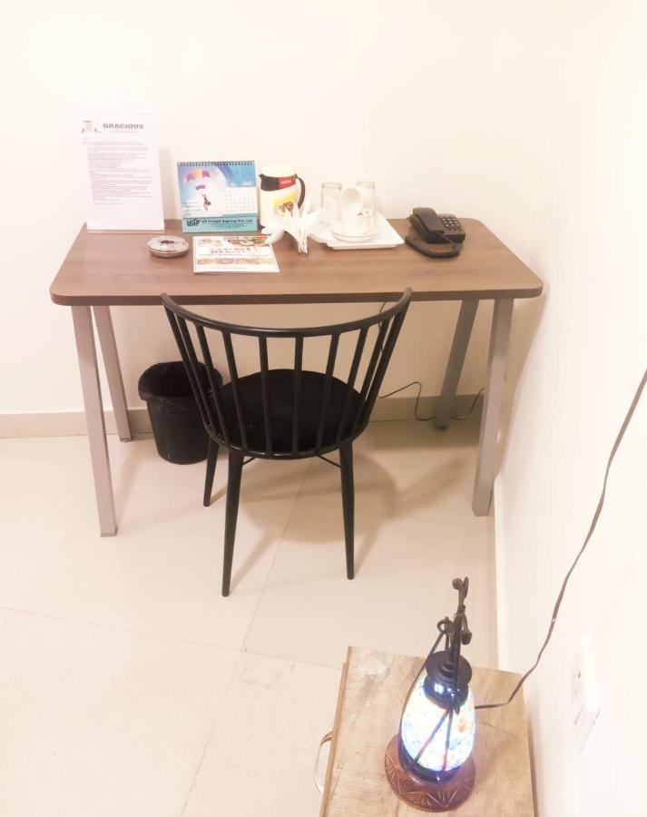 Gracious By Vishesh Hotels & Home Stay New Delhi Extérieur photo