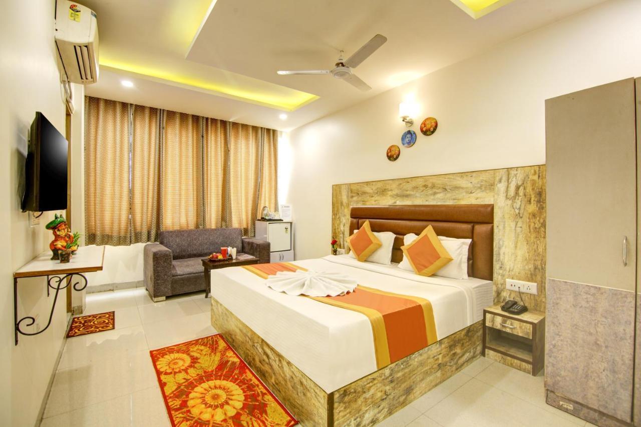 Gracious By Vishesh Hotels & Home Stay New Delhi Extérieur photo