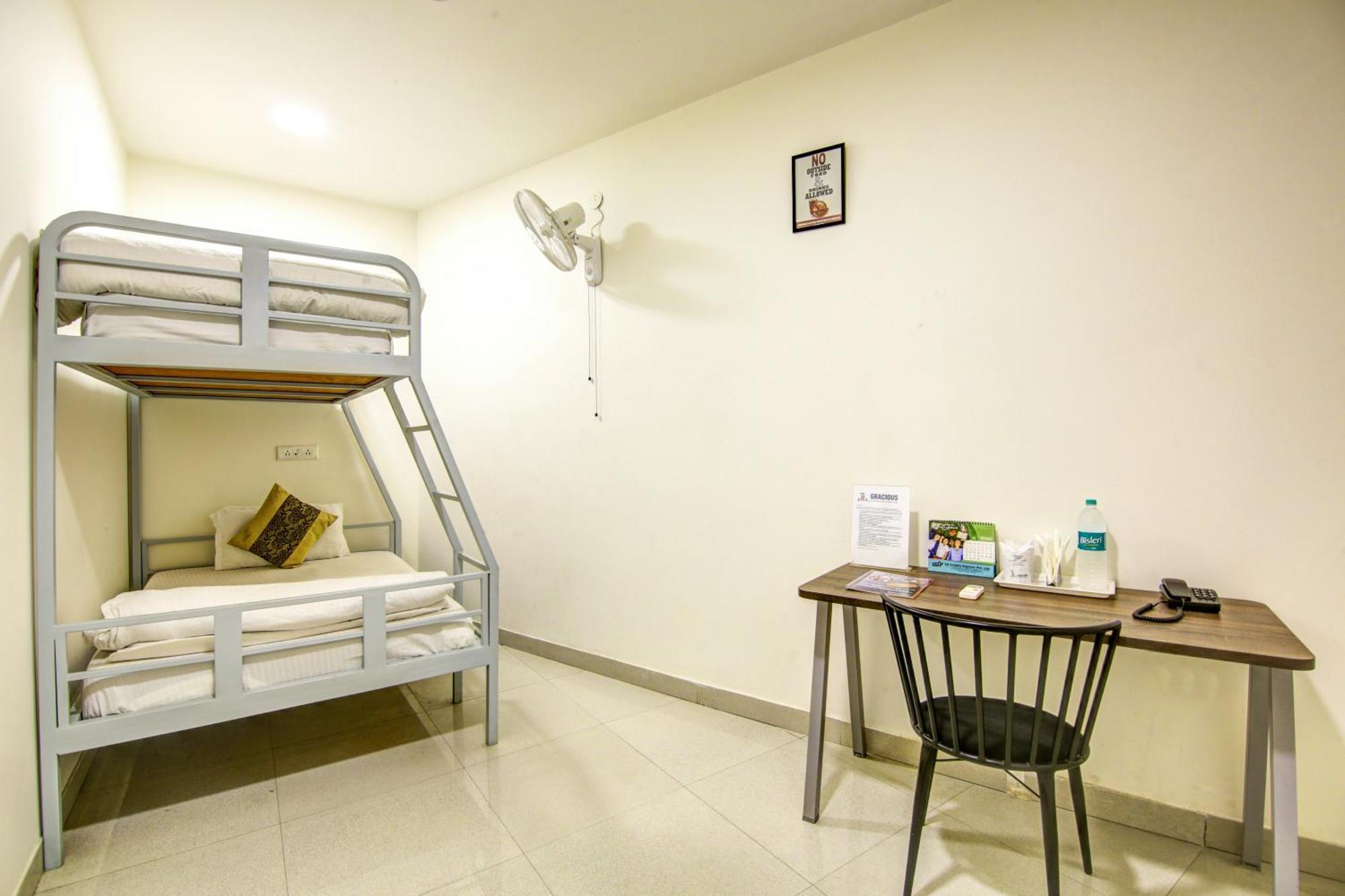 Gracious By Vishesh Hotels & Home Stay New Delhi Extérieur photo
