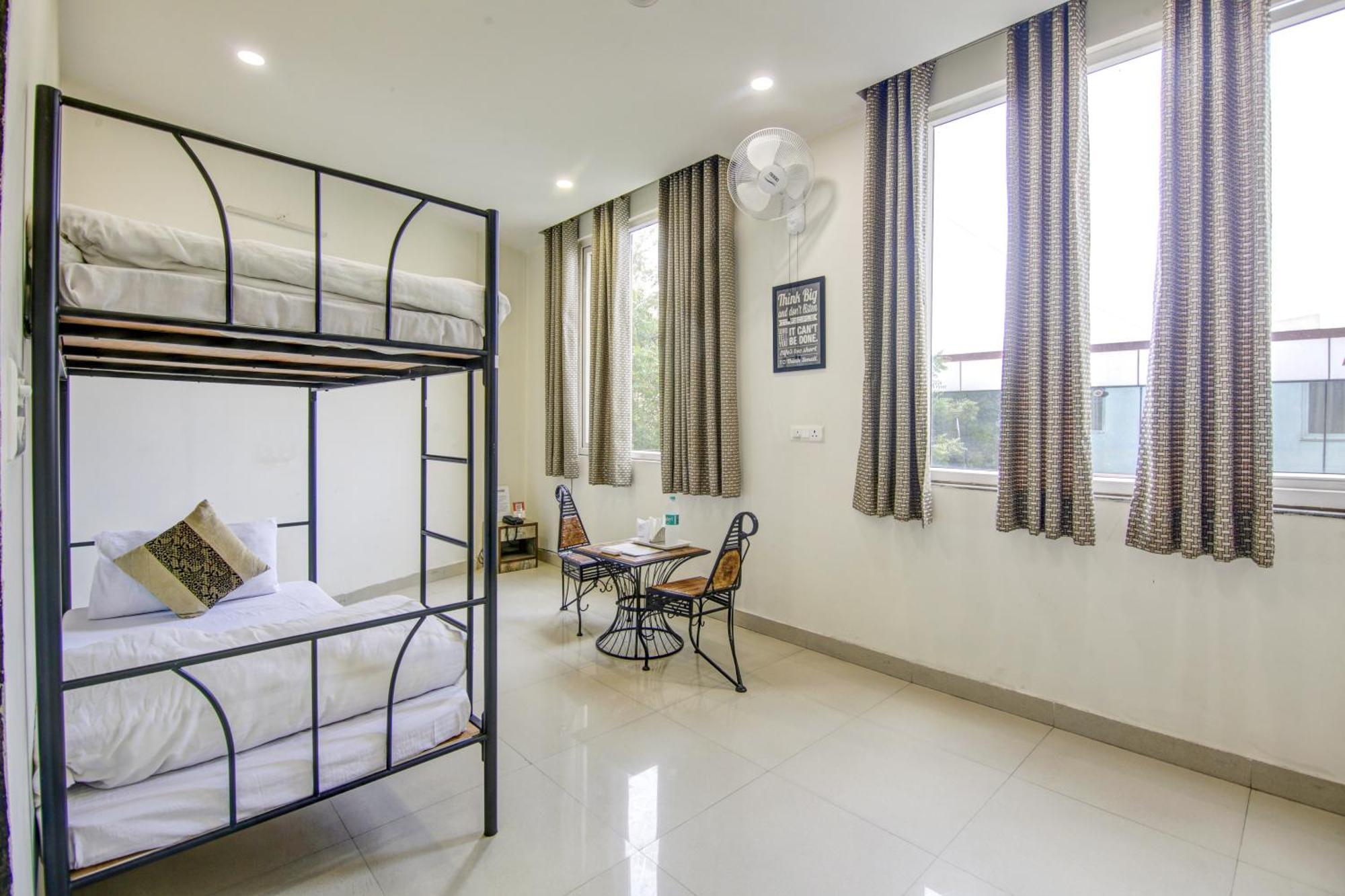 Gracious By Vishesh Hotels & Home Stay New Delhi Extérieur photo