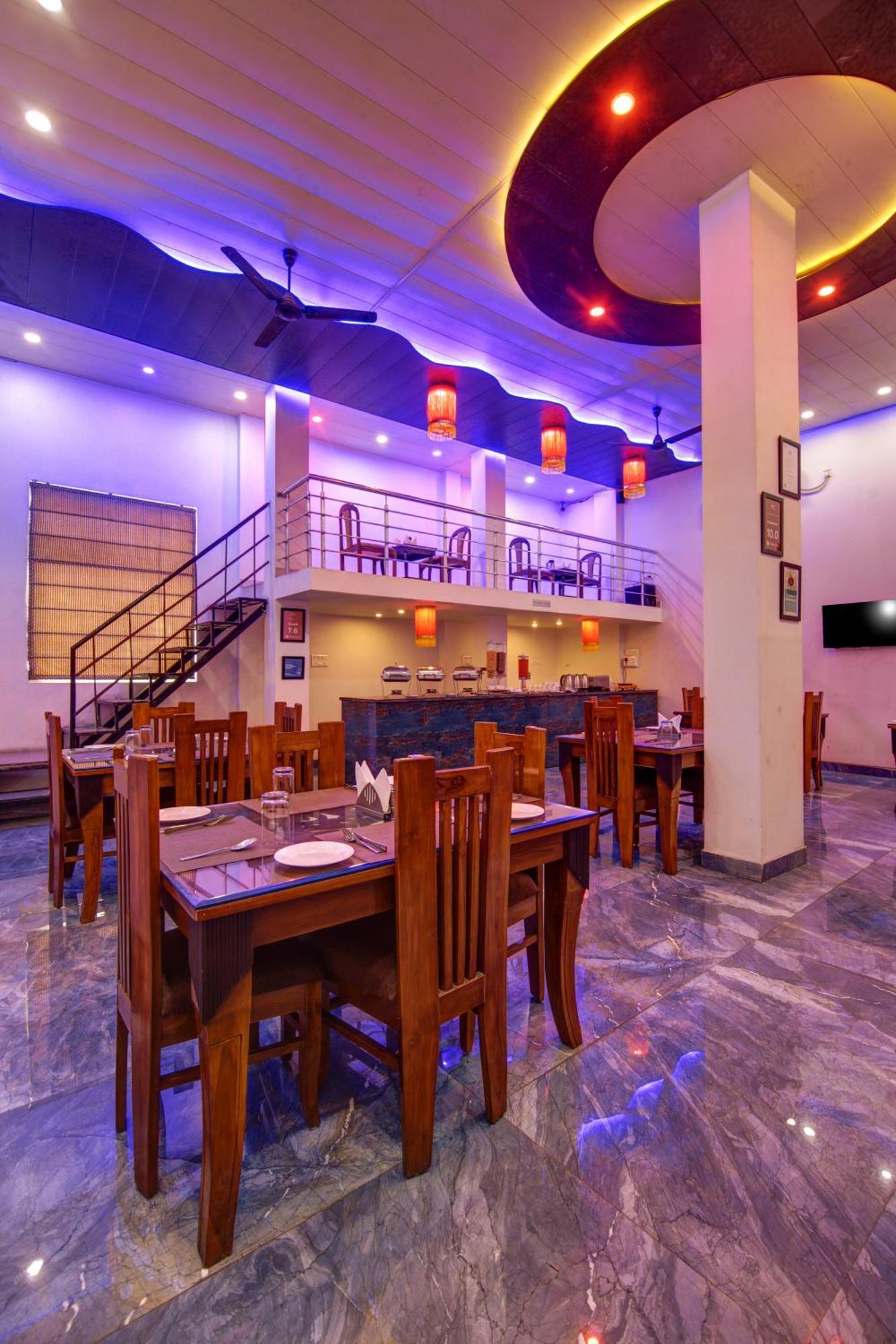 Gracious By Vishesh Hotels & Home Stay New Delhi Extérieur photo