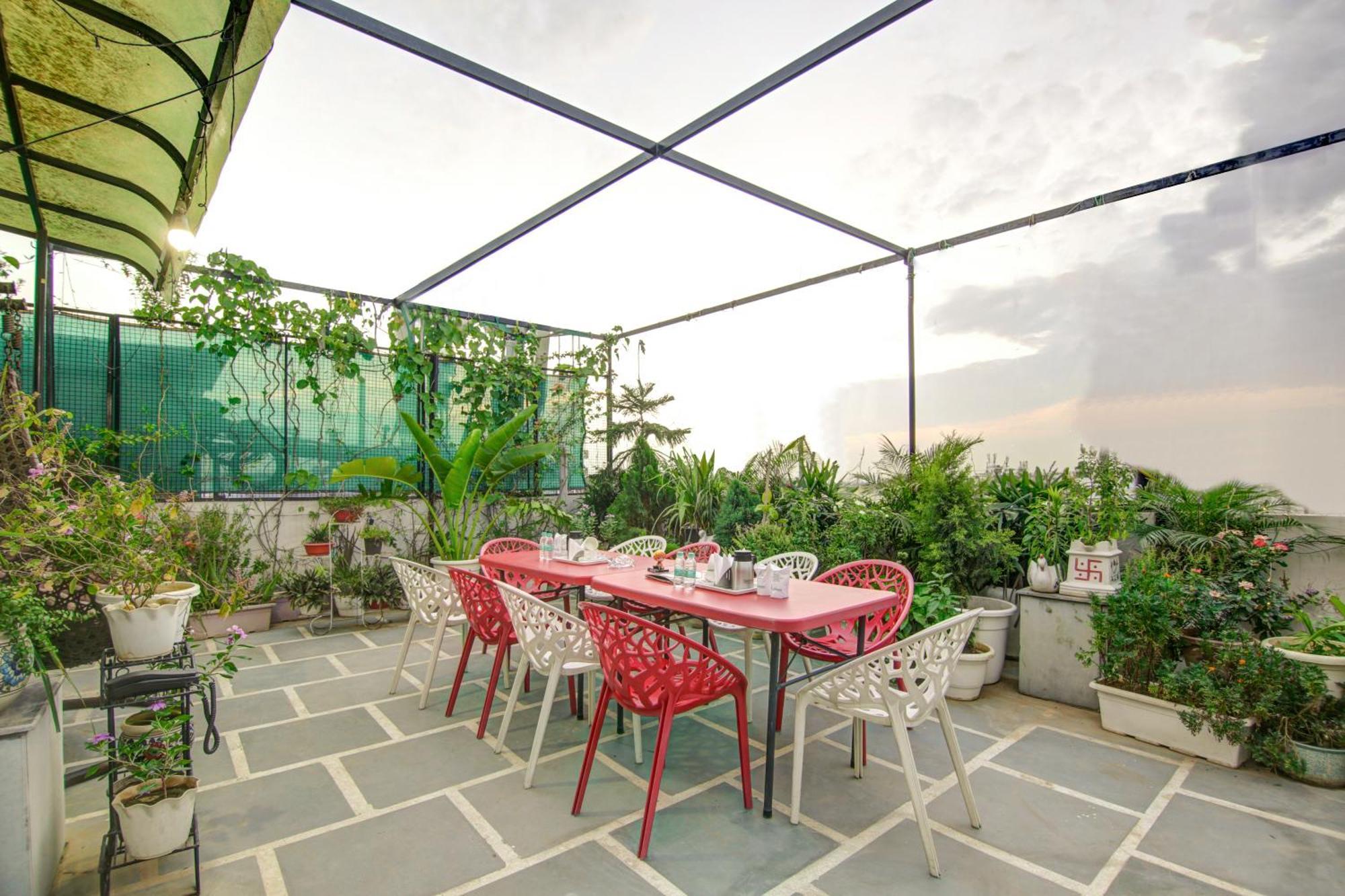 Gracious By Vishesh Hotels & Home Stay New Delhi Extérieur photo