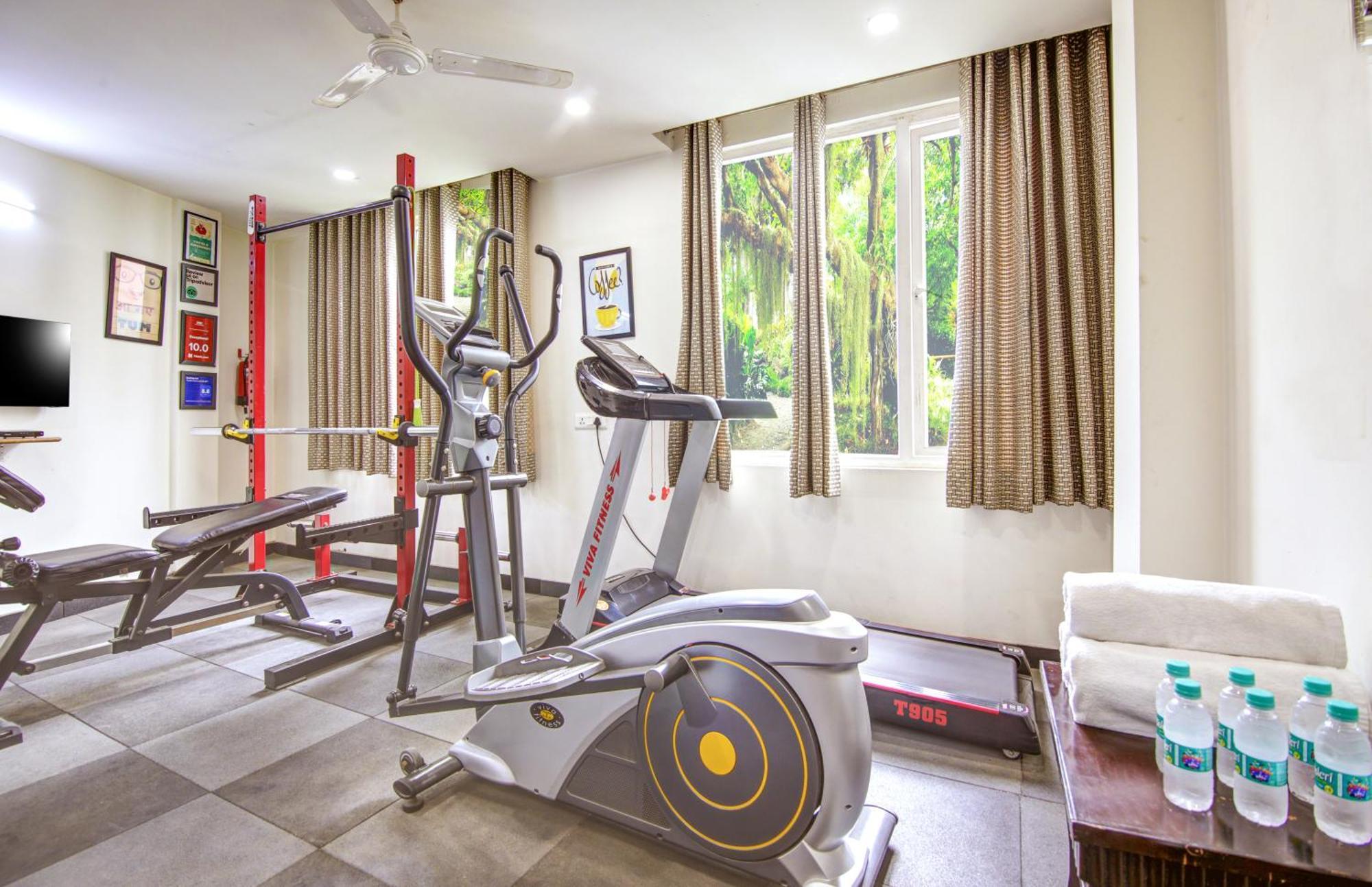 Gracious By Vishesh Hotels & Home Stay New Delhi Extérieur photo