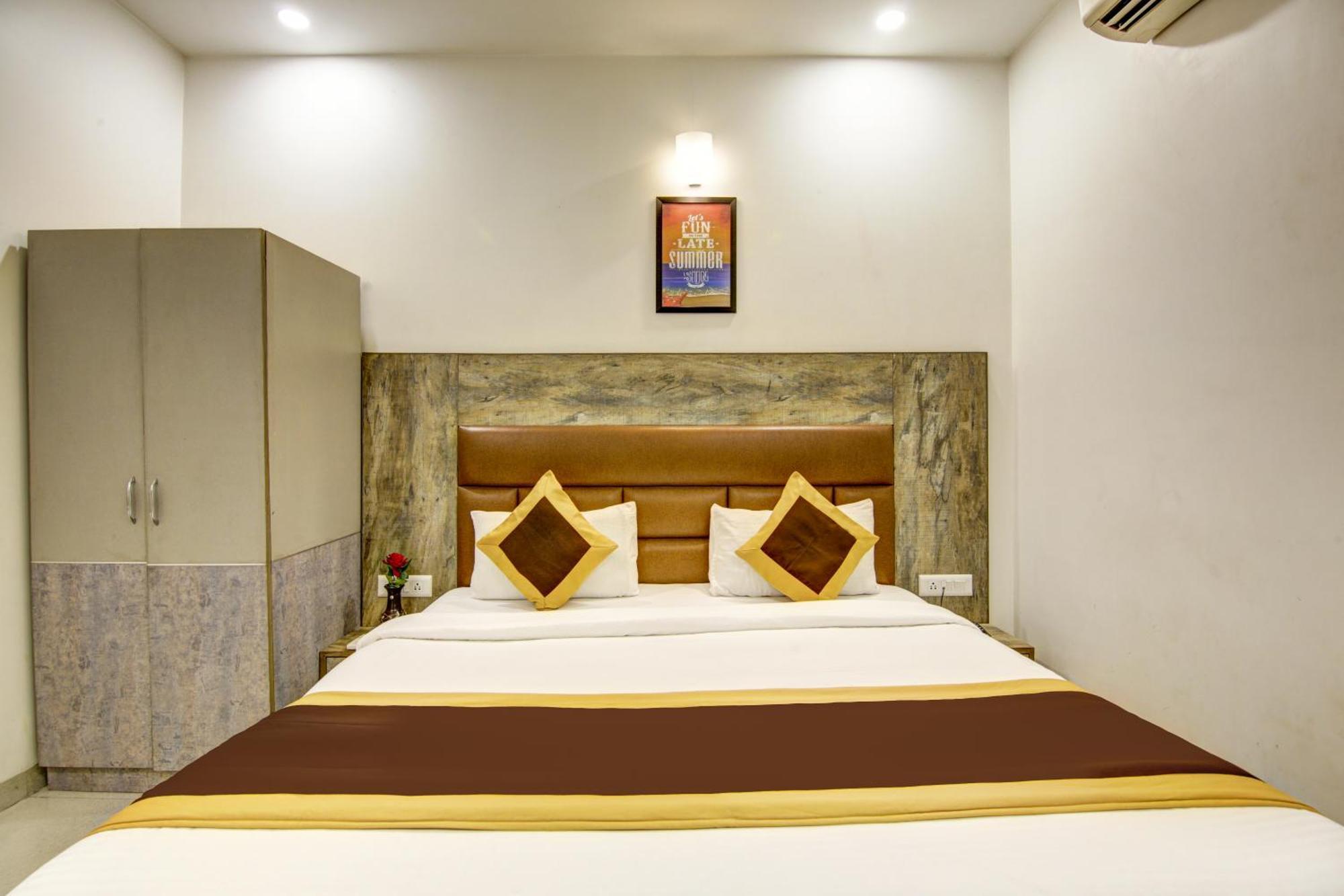 Gracious By Vishesh Hotels & Home Stay New Delhi Extérieur photo
